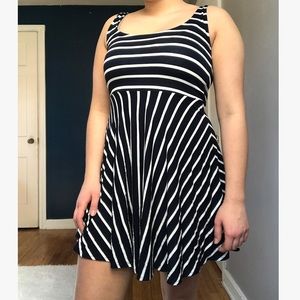 🌻Striped skater dress